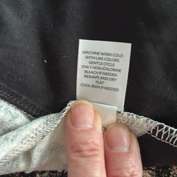 J JILL wearable collection, soft, comfortable top - Picture 4 of 4